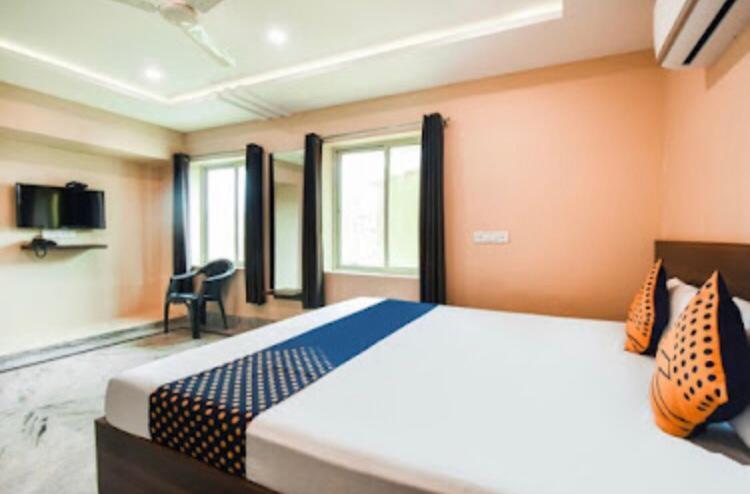 Hotel Royal Galaxy Purí Exteriér fotografie